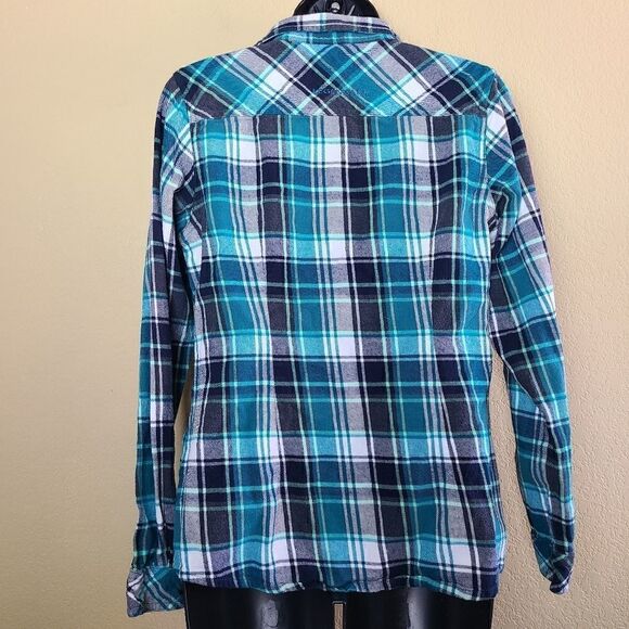 Legendary Whitetails Plaid Button Down - Picture 6 of 10